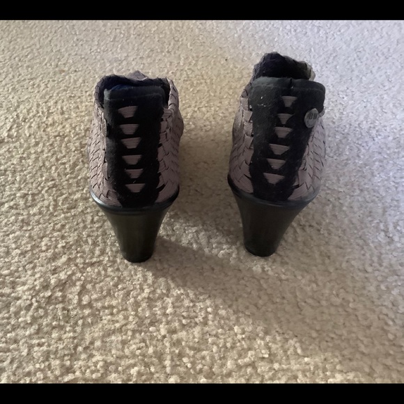 Bernie Mev heels .Never Worn - Picture 3 of 3